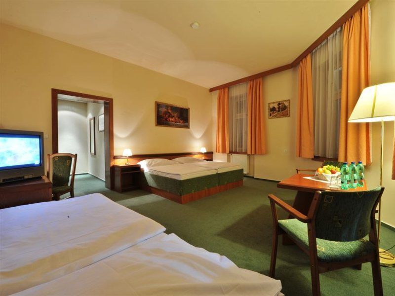Three Crowns Hotel Prague Exterior photo