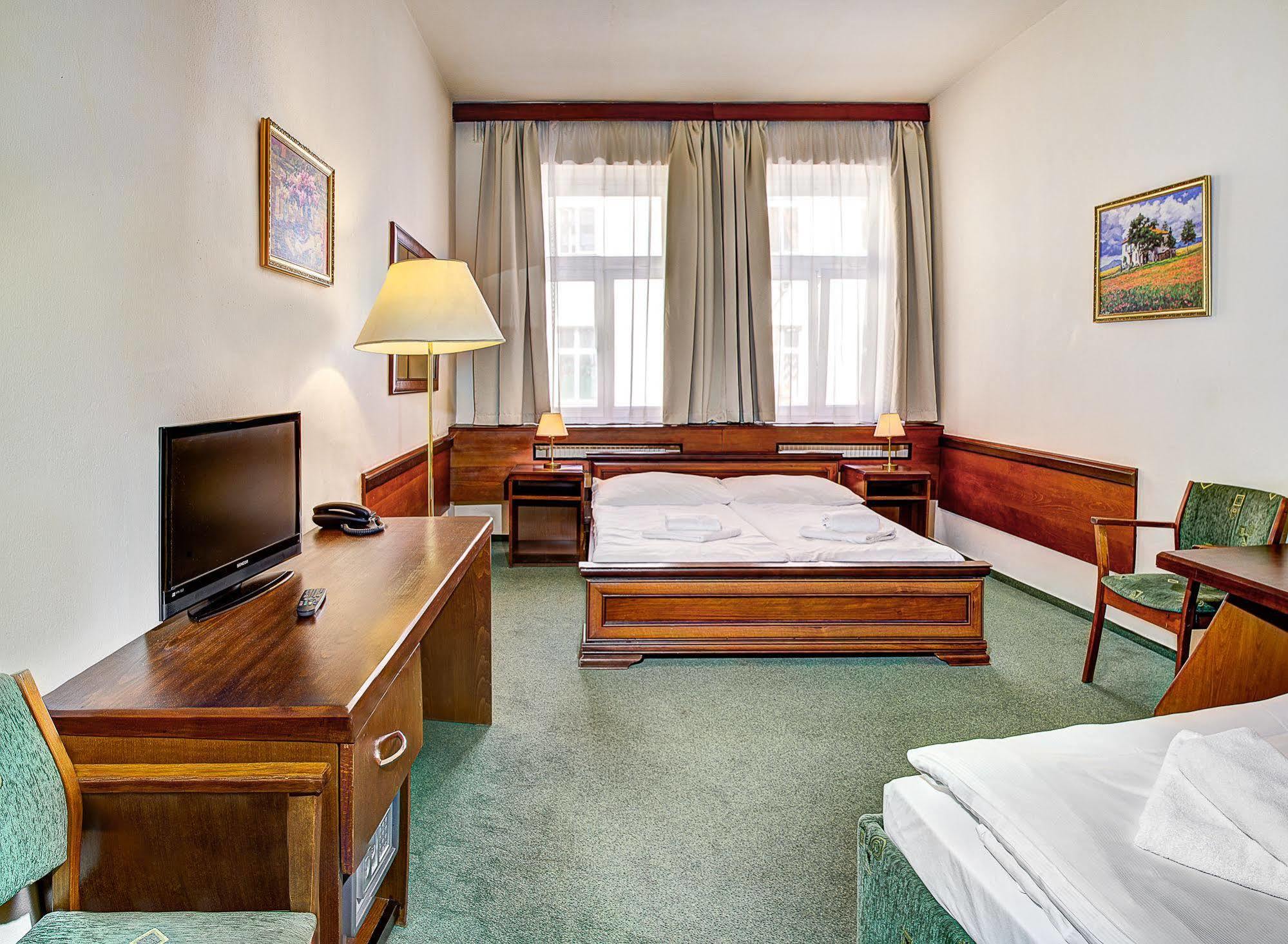 Three Crowns Hotel Prague Exterior photo