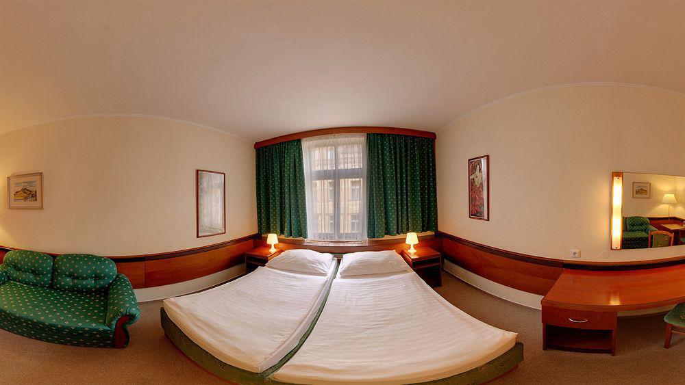 Three Crowns Hotel Prague Exterior photo